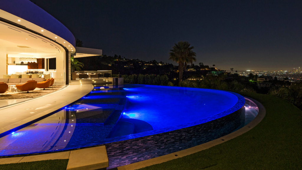 Notch minecraft mansion million (1)