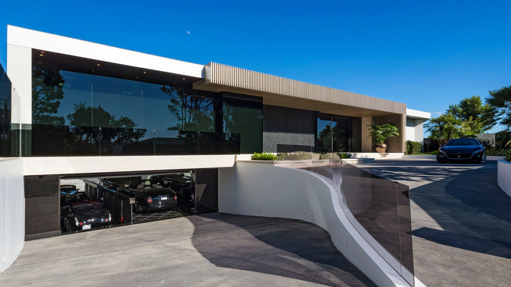 Notch minecraft mansion million (11)