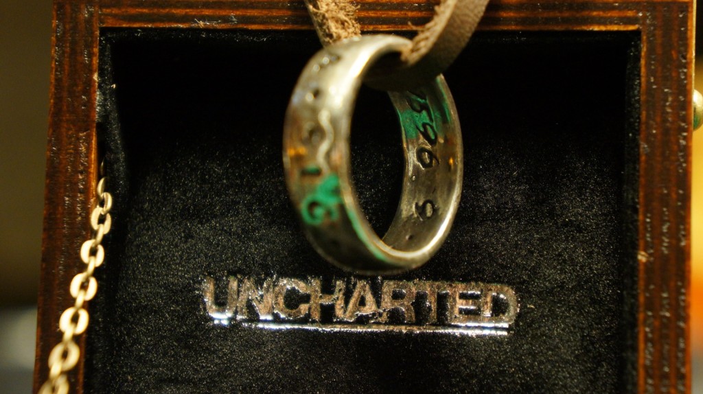 Uncharted ring anillo unboxing3