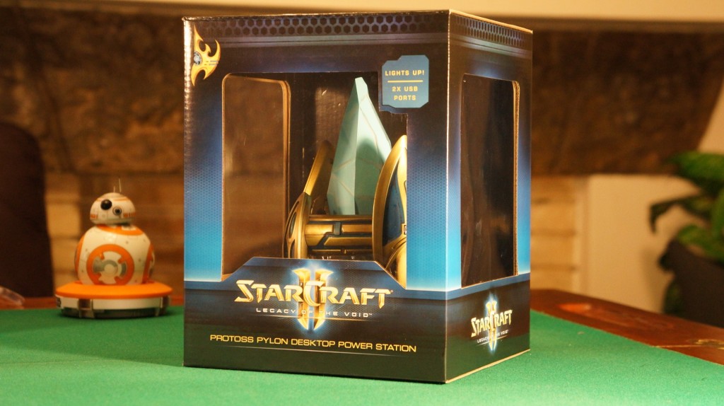 StarCraft Pylon unboxing2