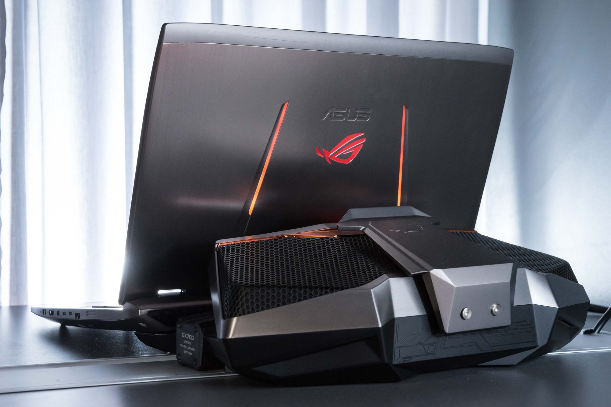 1-ROG-GX700-gaming-notebook_1
