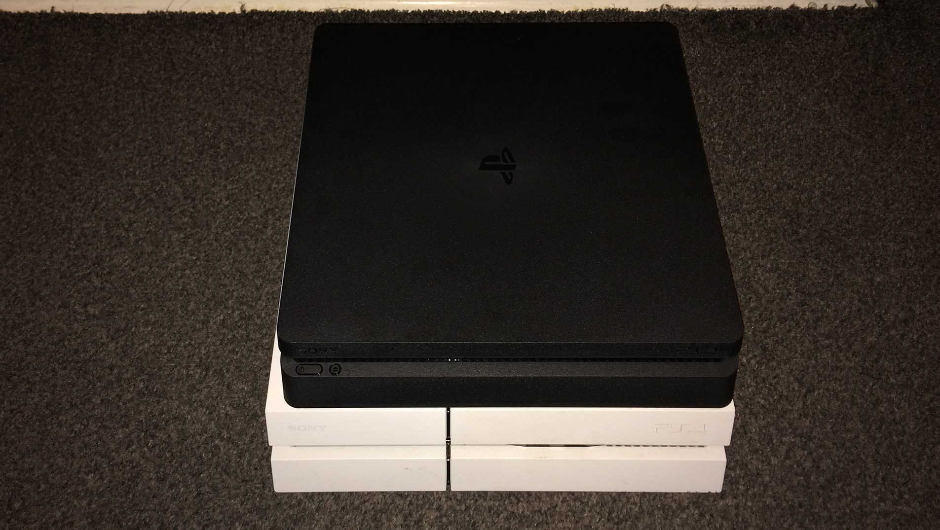 PS4 Slim comp 4
