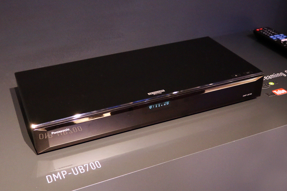 panasonic-dmp-ub700-blu-ray-player-0008-970x647-c