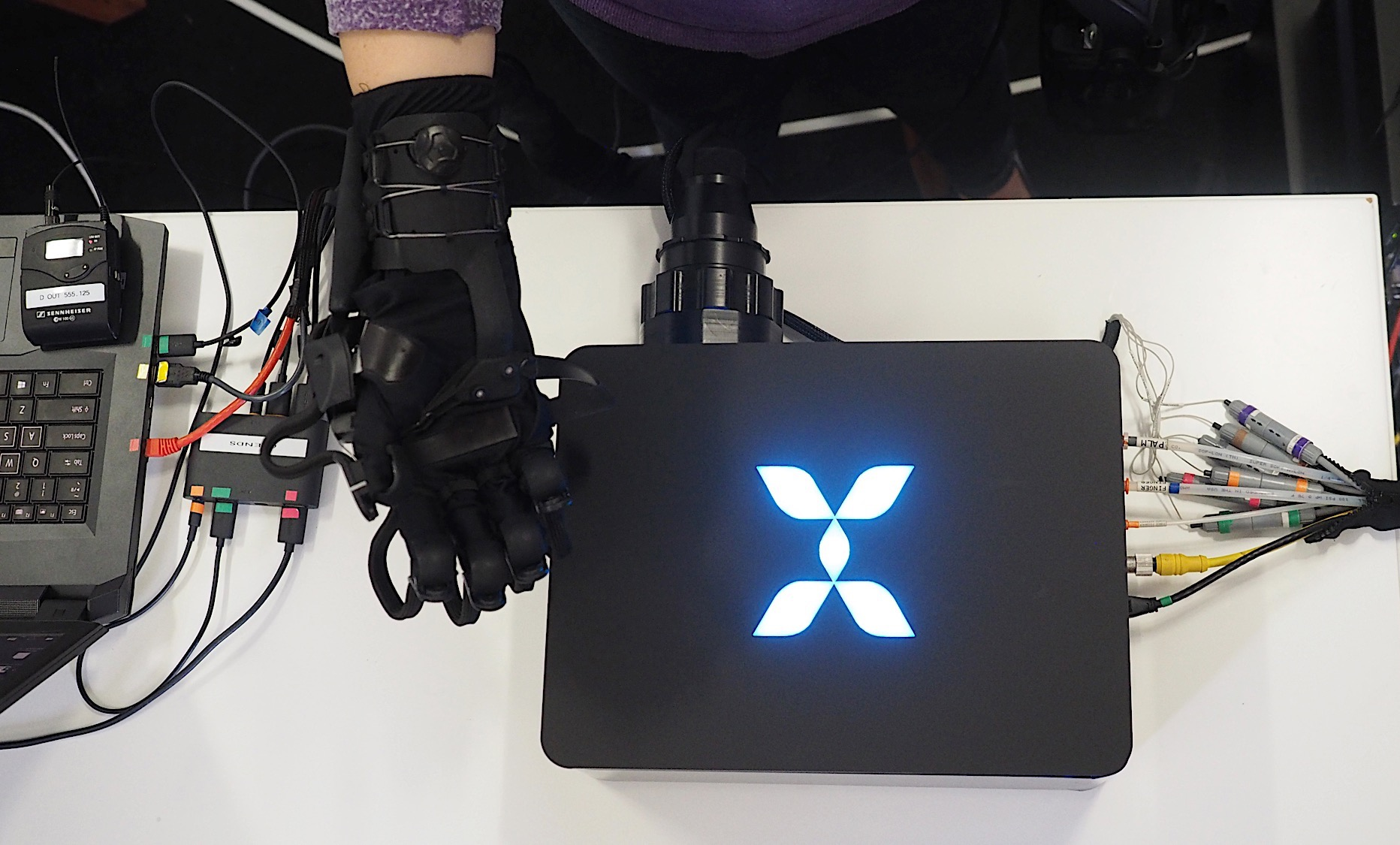 haptx glove conexiones